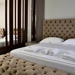 Anchor Luxury Vlorë