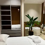 Anchor Luxury Hotel 4*