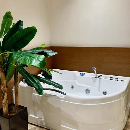 Anchor Luxury Влёра