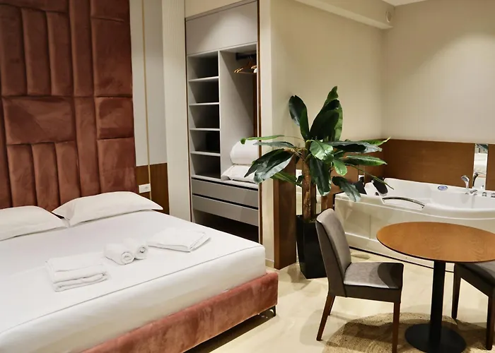 Anchor Luxury Hotel 4*