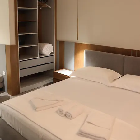 Anchor Luxury 4* Vlorë