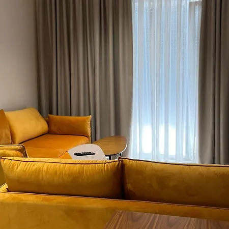 Anchor Luxury מלון