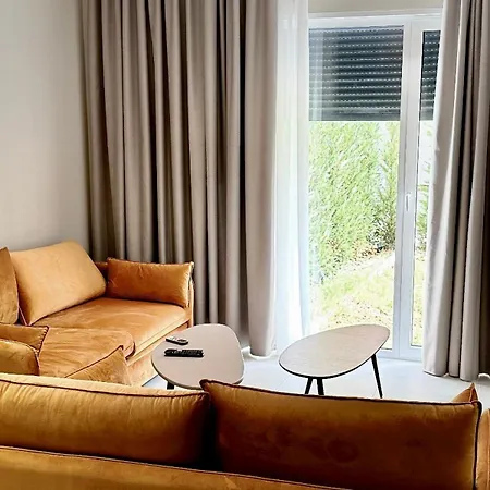 Anchor Luxury 4* Vlorë