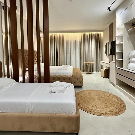 מלון Anchor Luxury 4*