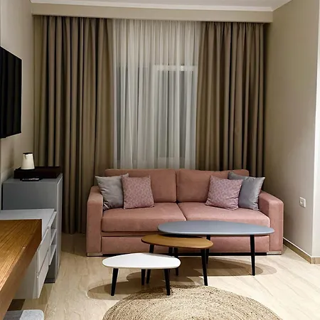 מלון Anchor Luxury 4*