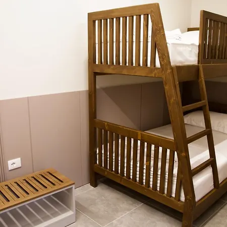 Anchor Luxury 4* Vlorë