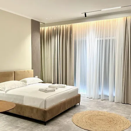 Anchor Luxury מלון