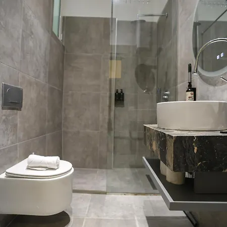 Anchor Luxury ホテル Vlorë