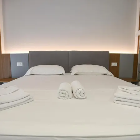 Anchor Luxury