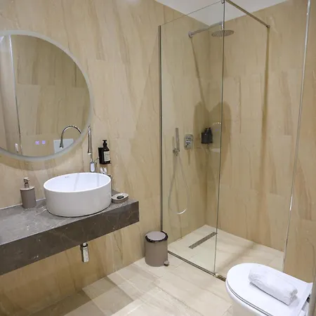 Anchor Luxury 4* Vlorë