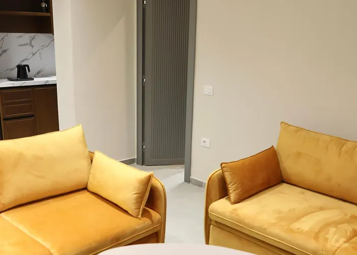 Отель Anchor Luxury 4*