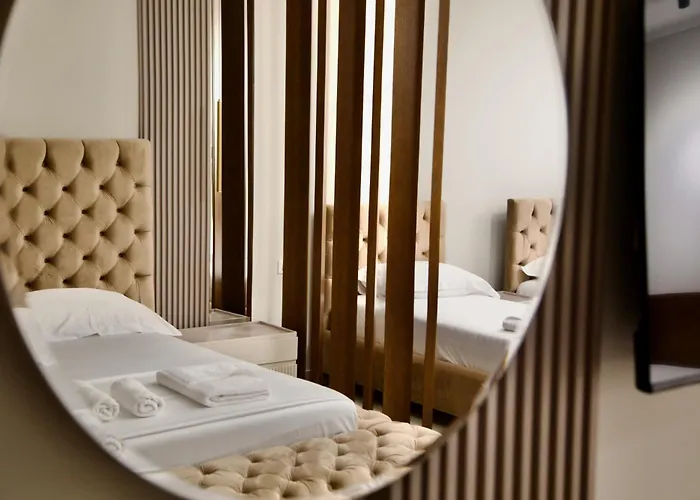 Отель Anchor Luxury